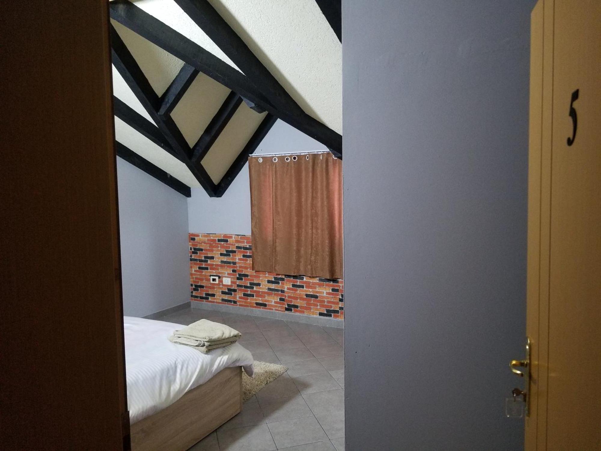 Bed & Breakfast Culaj Koplik